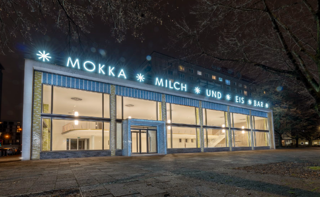 Mokka-Milch-Eisbar: Když se berlínská legenda potká s moderní elegancí oceli